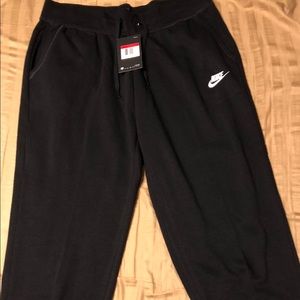 Nike Crop Joggers